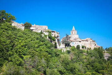Fototapeta na wymiar Scenes in the old village of Venasque in Provence