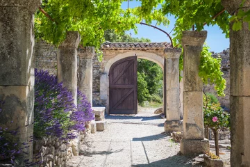 Deurstickers De oude abdij van St.Hilaire bij het dorpje Lacoste in de Provence © hardyuno