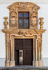 Obraz premium Door and facade of 1699, located in the historic town of Almagro. Spain.