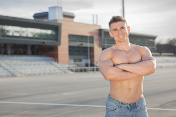 Obraz premium bodybuilder outdoor