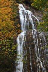 Fototapeta na wymiar Mingo Falls near Cherokee, North Carolina in the fall
