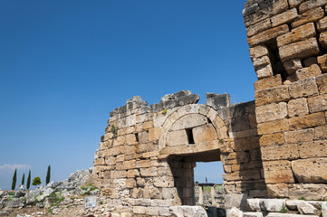 Fototapeta premium The ruins of the ancient city of Hierapolis, Turkey