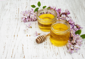 honey with acacia blossoms