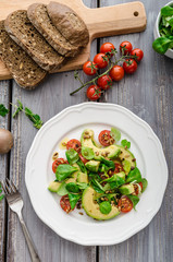 Avocadon salad