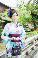 Fototapeta premium 浴衣を着た女性