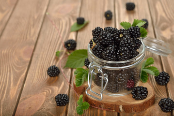 Obraz na płótnie Canvas Fresh blackberries