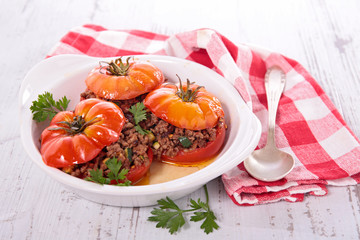 baked tomato with beef