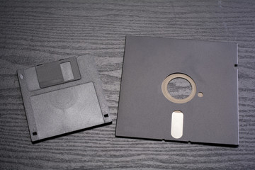 5.25インチと3.5インチのフロッピーディスク