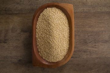 Portion of uncooked Quinoa and wey protein