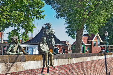 Fototapeta na wymiar Schiffsjungen in Hoorn