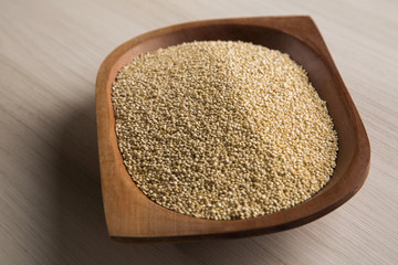 Portion of uncooked Quinoa and wey protein