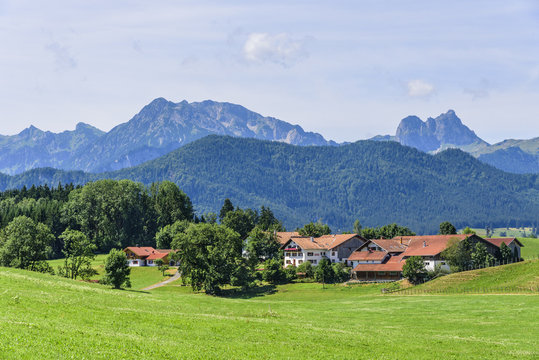 ländliche Dorfidylle im Allgäu
