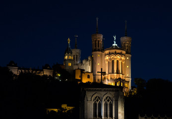 Obraz premium Basilique Notre-Dame de Fourvière à Lyon
