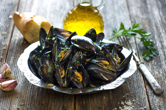 Mussels with buzara sauce
