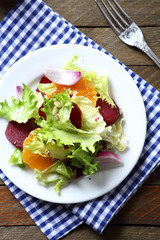 Crispy salad with slice of beets