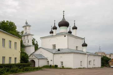 Fototapeta na wymiar Псков. Церковь Николая Чудотворца 