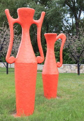 Два кувшина