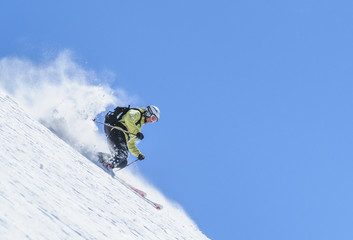 Naklejka na ściany i meble sportlich unterwegs auf Skiern