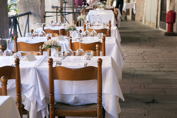 Fototapeta na wymiar Restaurant Table in Venice