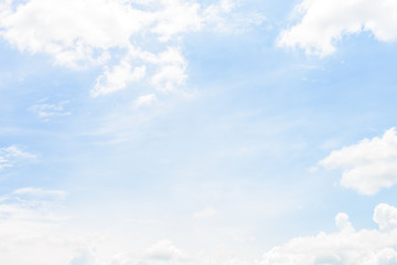 Obraz premium White cloud on bluy sky background