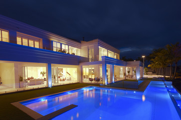 Fototapeta na wymiar Luxurious villa with a big pool