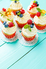 cupcakes with summer berries