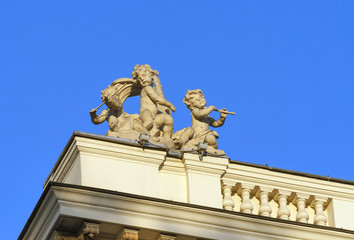 Obraz premium Cherub statue on the roof of Odessa opera theater