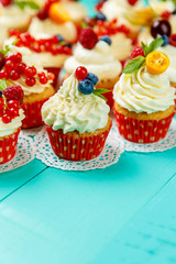 cupcakes with summer berries