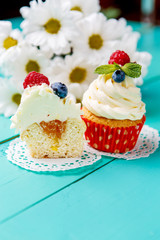 cupcakes with summer berries