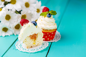 cupcakes with summer berries