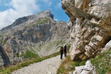 Fototapeta na wymiar Bergwandern, Dolomiten-Höhenweg Nr. 1