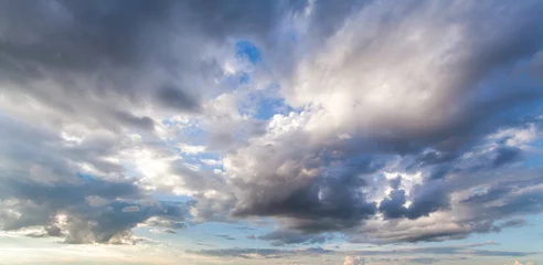 Abwaschbare Fototapete Himmel bunter dramatischer Himmel mit Wolken bei Sonnenuntergang