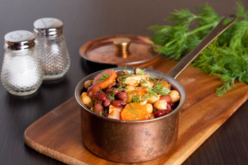 chili with beans, peas and chicken