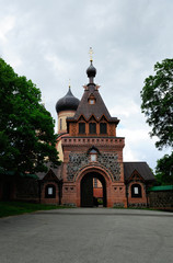 Fototapeta na wymiar Klostertor von Kuremäe / Estland