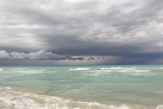 Sea before the storm 