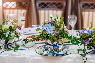 table decorations with flowers