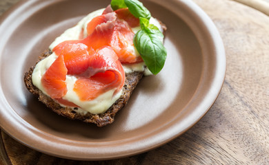 Sandwich with trout, mozzarella and tomatoes