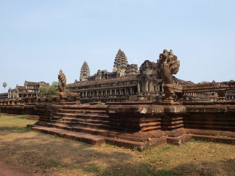 steps to the temples of ankhor watt