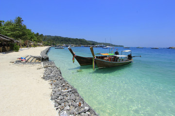 Fototapeta na wymiar Thailand vacation to the beach today