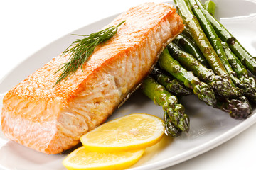 Grilled salmon and asparagus 
