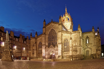Fototapeta na wymiar St Giles Cathedral Edinburgh
