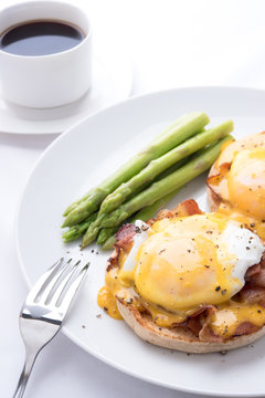 eggs benedict, on the white background