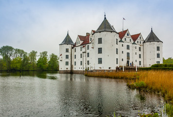 Fototapeta na wymiar Glücksburg - Wasserschloss