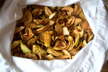Dry apples