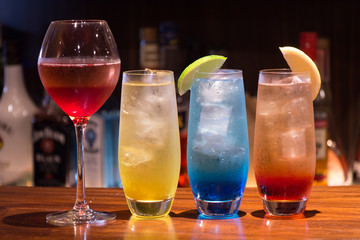 バーのアルコールドリンク