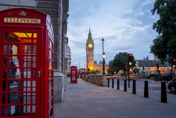 Obraz na płótnie Canvas Big Ben and Westminster abbey in London, England