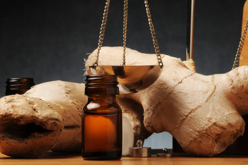 Ginger oil Aceite de jengibre Olio di zenzero Ingwer&ouml;l Huile de gingembre имбирное масло Vaj xhenxhefil น้ำมันขิง Ola ginger Inkiv&auml;&auml;ri &ouml;ljy Ingver olje Zingiber officinale زيت الزنجبيل 