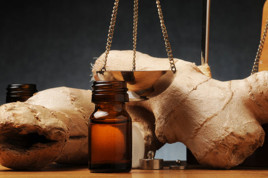 Ginger oil Aceite de jengibre Olio di zenzero Ingwer&ouml;l Huile de gingembre имбирное масло Vaj xhenxhefil น้ำมันขิง Ola ginger Inkiv&auml;&auml;ri &ouml;ljy Ingver olje Zingiber officinale زيت الزنجبيل 
