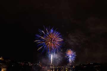 Feuerwerk Basel Wettsteinbrücke am Rhein Nationalfeiertag