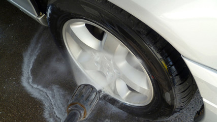 ccc4 CarCleaningConcept - cleaning summer tyre - 16to9 g3744